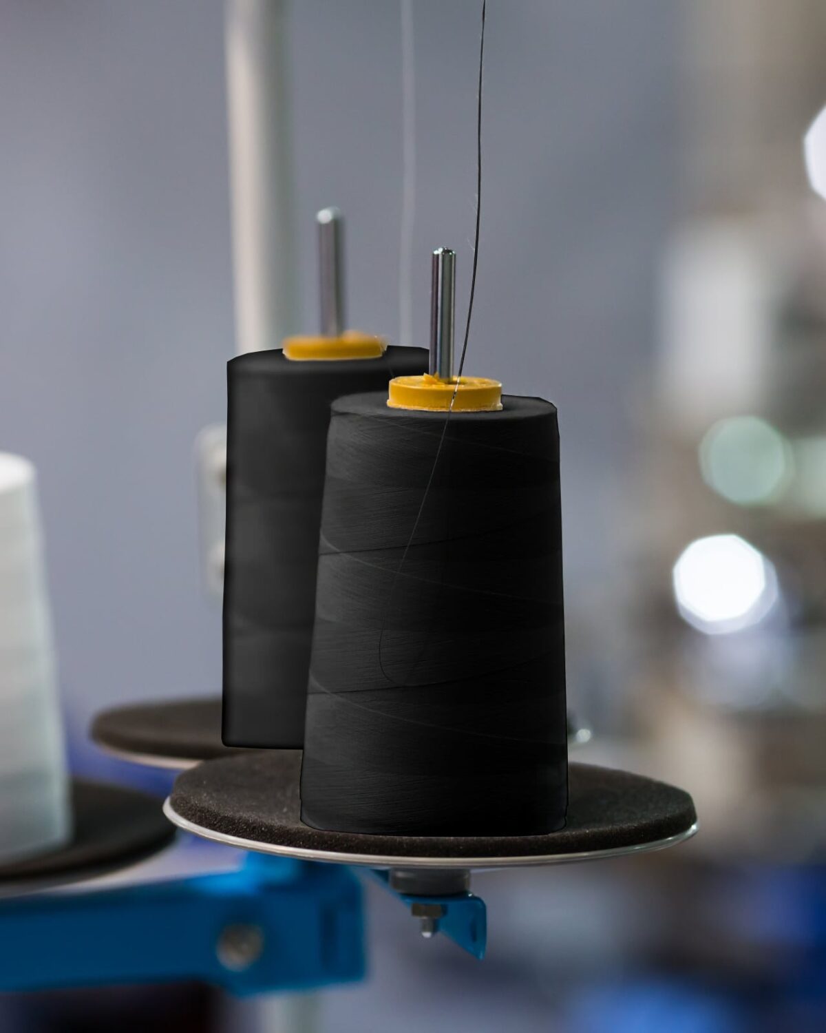 black-threads Нитки швейные 50/2 полиэстер белые (Копировать)