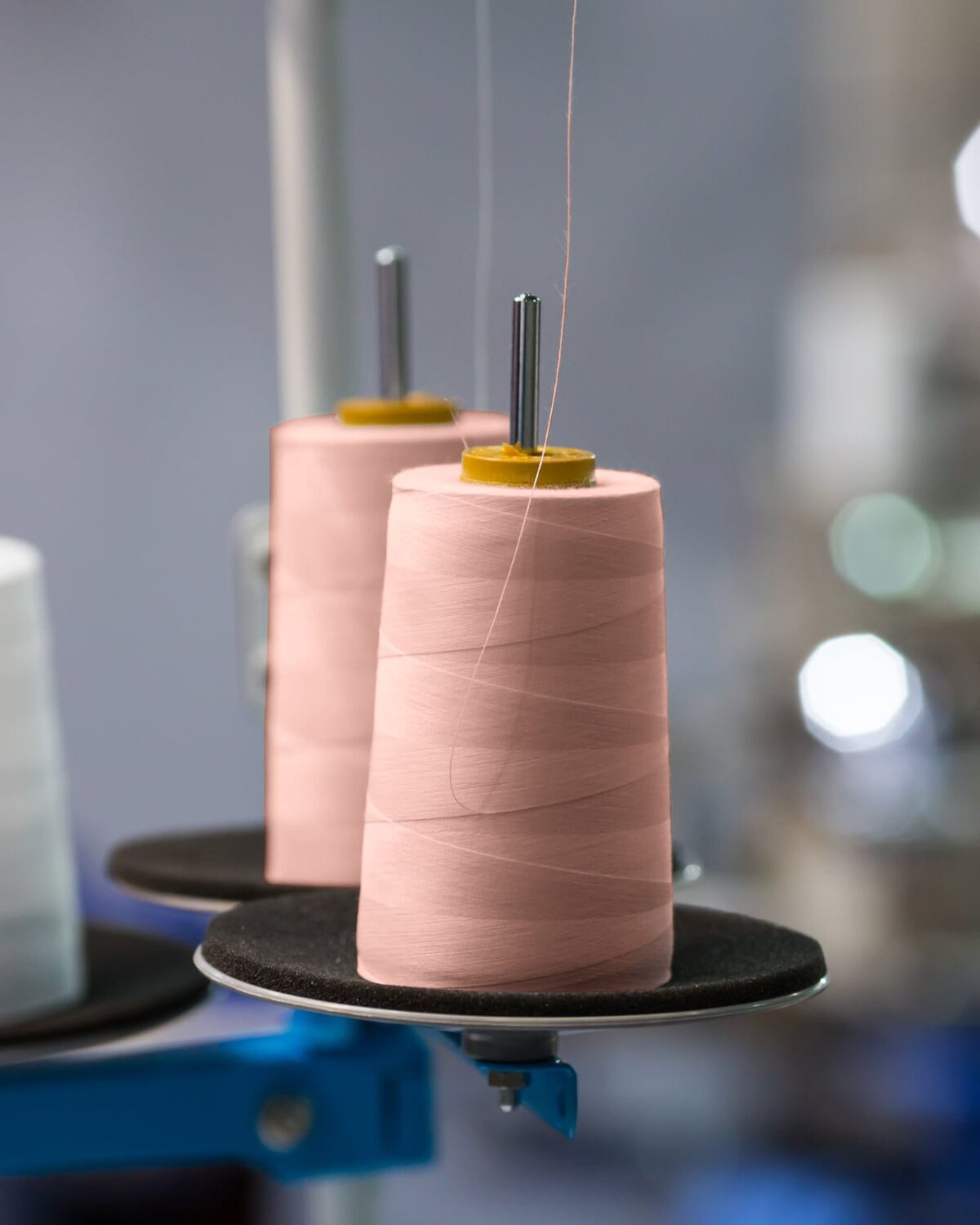 powder-threads Нитки швейные 50/2 полиэстер бежевые (Копировать)